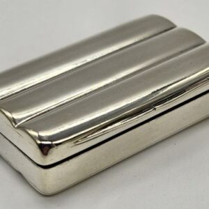 A SILVER GEORGE III SILVER SNUFF BOX …